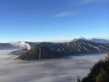 Wisata Gunung Bromo dan Surabaya